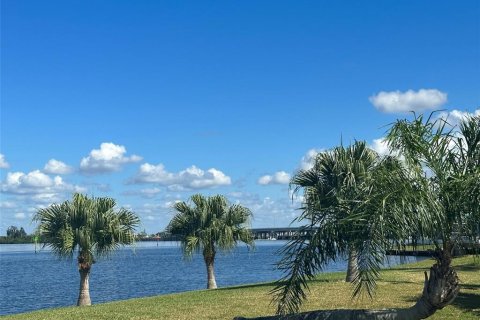 Villa ou maison à louer à Port Charlotte, Floride: 4 chambres, 230.86 m2 № 1386534 - photo 28