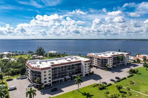 Copropriété à vendre à Punta Gorda, Floride: 2 chambres, 125.98 m2 № 1337701 - photo 1