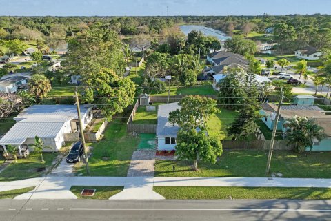 House in Stuart, Florida 3 bedrooms, 99.87 sq.m. № 987051 - photo 3