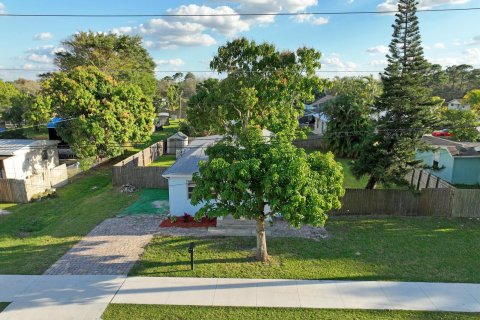 House in Stuart, Florida 3 bedrooms, 99.87 sq.m. № 987051 - photo 5