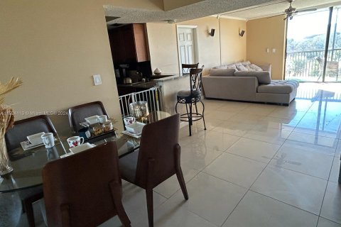 Copropriété à vendre à Lauderhill, Floride: 2 chambres, 100.8 m2 № 986537 - photo 6