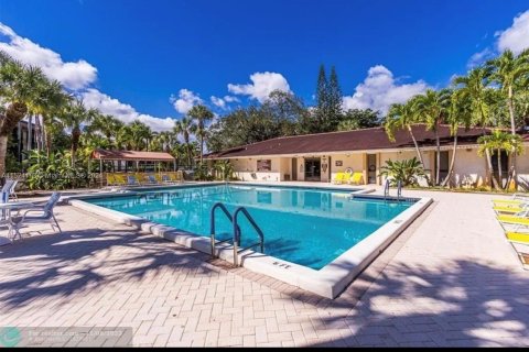 Copropriété à vendre à Lauderhill, Floride: 2 chambres, 100.8 m2 № 986537 - photo 4
