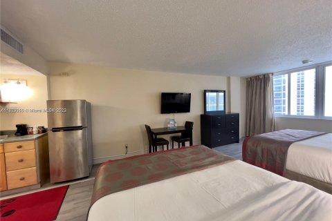 Hotel en venta en Sunny Isles Beach, Florida, 39.02 m2 № 814964 - foto 15