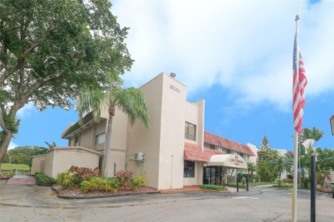 Copropriété à vendre à Lauderhill, Floride: 2 chambres, 83.98 m2 № 1120011 - photo 5