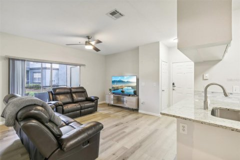 Condominio en venta en Temple Terrace, Florida, 1 dormitorio, 67.82 m2 № 1388634 - foto 10