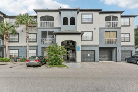 Condominio en venta en Temple Terrace, Florida, 1 dormitorio, 67.82 m2 № 1388634 - foto 1