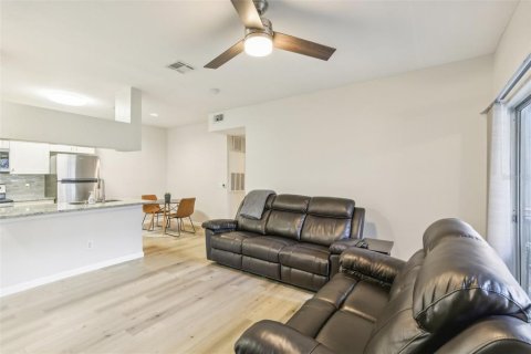 Condominio en venta en Temple Terrace, Florida, 1 dormitorio, 67.82 m2 № 1388634 - foto 12