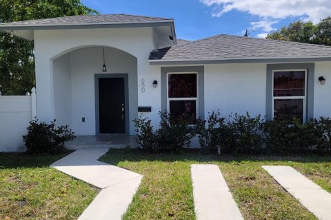 House in West Palm Beach, Florida 3 bedrooms, 110.37 sq.m. № 1097918 - photo 16