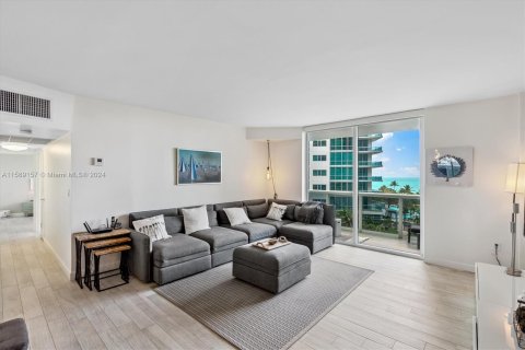 Condominio en venta en Bal Harbour, Florida, 2 dormitorios, 98.1 m2 № 1179087 - foto 5