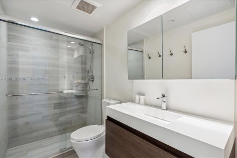 Condominio en venta en Bal Harbour, Florida, 2 dormitorios, 98.1 m2 № 1179087 - foto 14