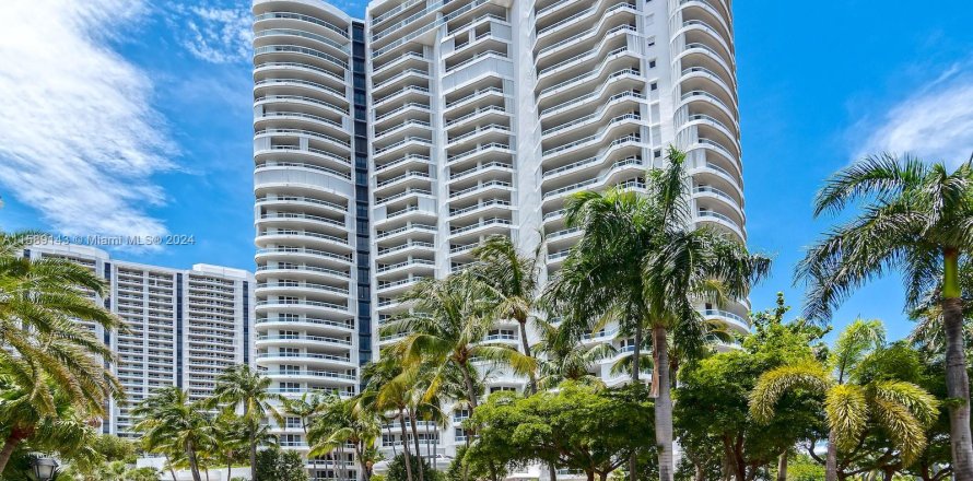 Condo in Aventura, Florida, 4 bedrooms  № 1179086