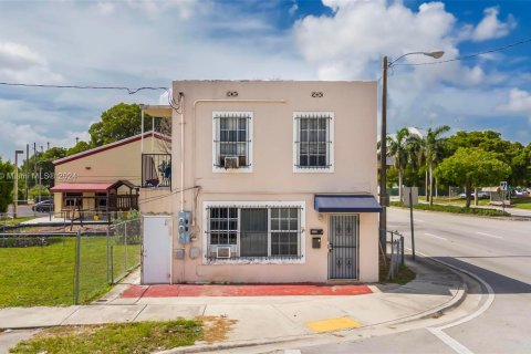 Propiedad comercial en venta en Miami, Florida, 99.03 m2 № 1294032 - foto 14