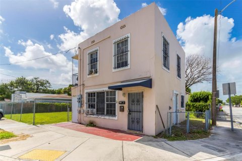 Propiedad comercial en venta en Miami, Florida, 99.03 m2 № 1294032 - foto 28