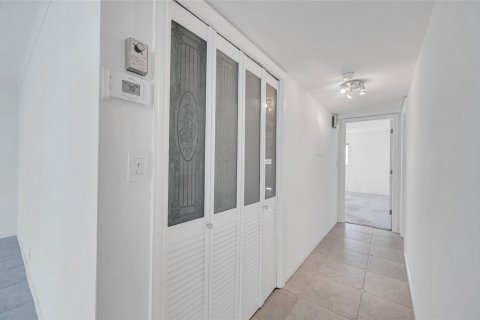 Copropriété à vendre à Fort Lauderdale, Floride: 2 chambres, 157.93 m2 № 922437 - photo 13