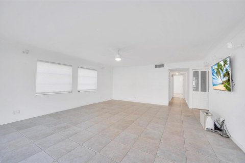 Copropriété à vendre à Fort Lauderdale, Floride: 2 chambres, 157.93 m2 № 922437 - photo 11