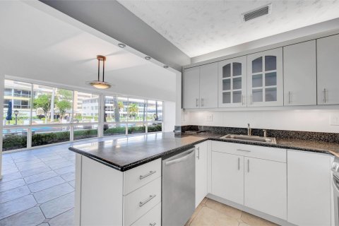 Copropriété à vendre à Fort Lauderdale, Floride: 2 chambres, 157.93 m2 № 922437 - photo 30