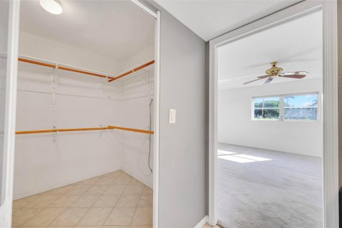 Condo in Fort Lauderdale, Florida, 2 bedrooms  № 922437 - photo 21