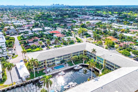 Condo in Fort Lauderdale, Florida, 2 bedrooms  № 922437 - photo 17