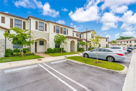 Adosado en venta en Cutler Bay, Florida, 3 dormitorios, 124.02 m2 № 1410797 - foto 9