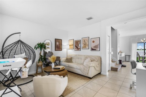 Adosado en venta en Cutler Bay, Florida, 3 dormitorios, 124.02 m2 № 1410797 - foto 12