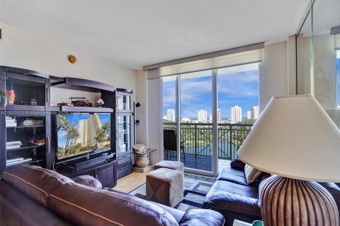 Condo in Aventura, Florida, 2 bedrooms  № 1078975 - photo 12