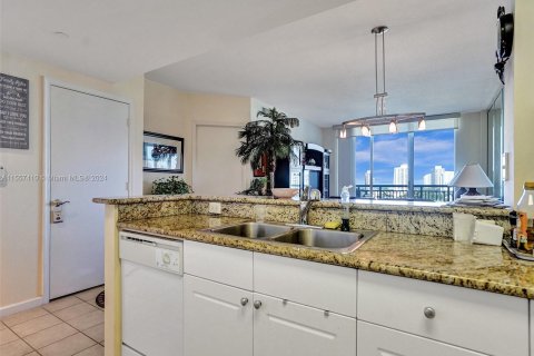 Condo in Aventura, Florida, 2 bedrooms  № 1078975 - photo 20