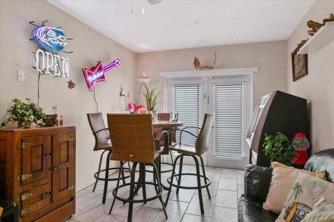 Condo in New Port Richey, Florida, 3 bedrooms  № 1341970 - photo 8