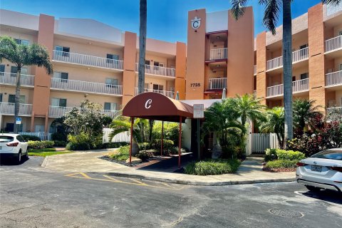 Condo in Fort Lauderdale, Florida, 2 bedrooms  № 1103512 - photo 21