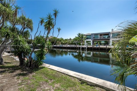 Villa ou maison à vendre à Lighthouse Point, Floride: 4 chambres, 188.31 m2 № 1207189 - photo 16