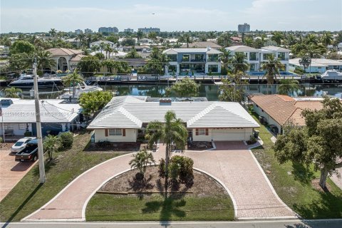 Villa ou maison à vendre à Lighthouse Point, Floride: 4 chambres, 188.31 m2 № 1207189 - photo 21