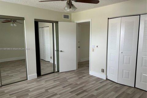 Copropriété à vendre à Pembroke Pines, Floride: 1 chambre, 88.91 m2 № 1176510 - photo 6