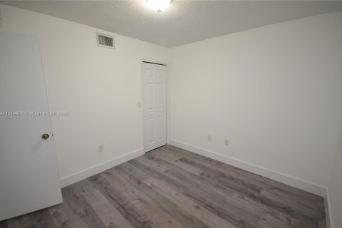 Condominio en venta en Homestead, Florida, 2 dormitorios, 76.37 m2 № 701480 - foto 15
