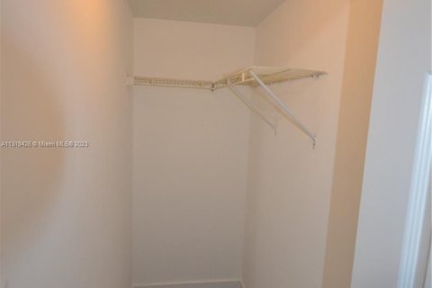 Condominio en venta en Homestead, Florida, 2 dormitorios, 76.37 m2 № 701480 - foto 16