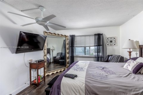 Copropriété à vendre à Hallandale Beach, Floride: 2 chambres, 120.77 m2 № 1231861 - photo 9