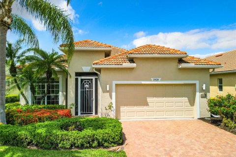 Villa ou maison à vendre à Naples, Floride: 4 chambres, 211.35 m2 № 1126552 - photo 1