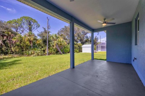 House in Port Charlotte, Florida 3 bedrooms, 144.09 sq.m. № 1388453 - photo 29