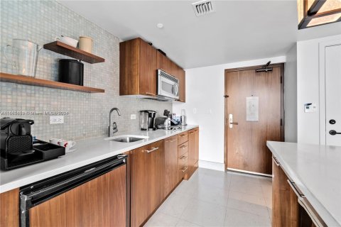 Copropriété à louer à Miami Beach, Floride: 2 chambres, 82.4 m2 № 1345077 - photo 7