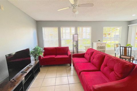 Condominio en venta en Orlando, Florida, 2 dormitorios, 77.02 m2 № 1252332 - foto 3