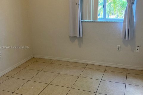 Townhouse in Doral, Florida 4 bedrooms, 140 sq.m. № 1187149 - photo 8