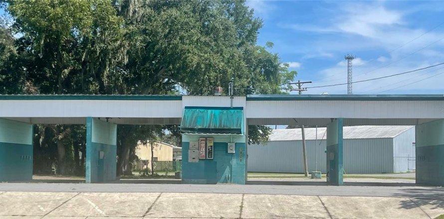 Commercial property in Ocala, Florida 123.93 sq.m. № 755909