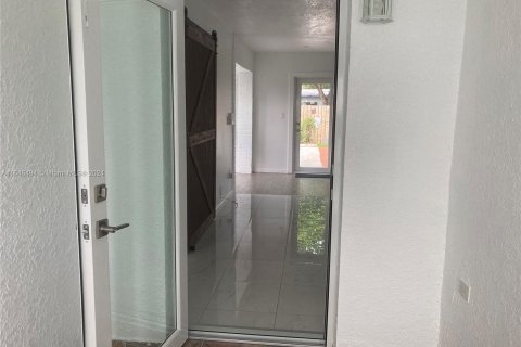 Casa en venta en Miami, Florida, 3 dormitorios, 124.12 m2 № 1329652 - foto 6