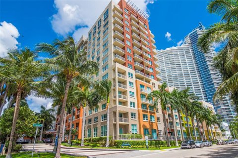 Condominio en venta en Miami, Florida, 1 dormitorio, 73.76 m2 № 1358710 - foto 13