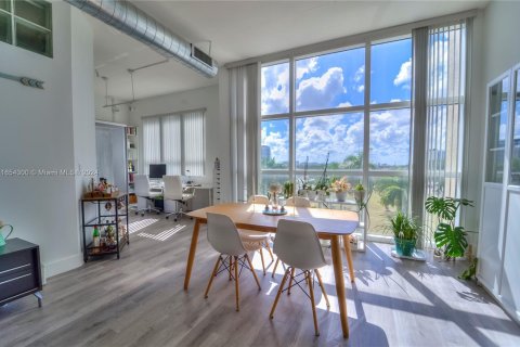 Copropriété à vendre à Miami, Floride: 1 chambre, 73.76 m2 № 1358710 - photo 2