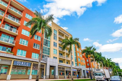 Condo in Miami, Florida, 1 bedroom  № 1358710 - photo 1