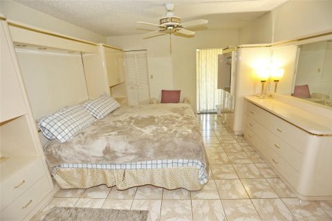 Condo in Lauderhill, Florida, 2 bedrooms  № 1223144 - photo 12