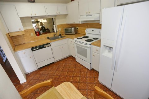 Condo in Lauderhill, Florida, 2 bedrooms  № 1223144 - photo 24