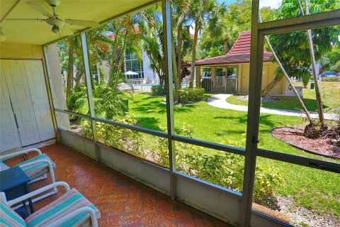 Copropriété à vendre à Lauderhill, Floride: 2 chambres, 99.41 m2 № 1223144 - photo 4