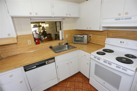 Condo in Lauderhill, Florida, 2 bedrooms  № 1223144 - photo 26