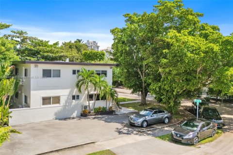 Immobilier commercial à vendre à Miami, Floride: 309.74 m2 № 1345555 - photo 9