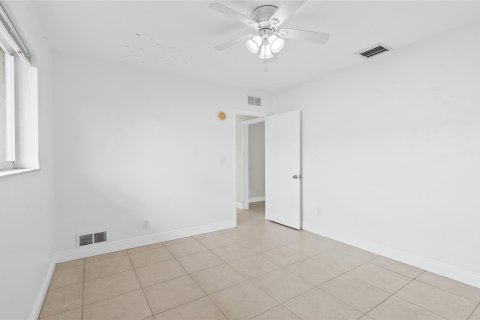 Villa ou maison à vendre à Wilton Manors, Floride: 3 chambres, 198.81 m2 № 1179774 - photo 5